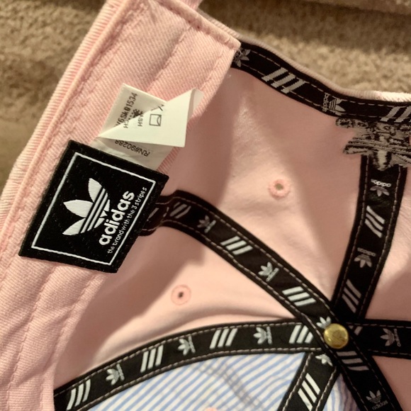 Adidas Men or women’s fitness hat. Like new! - Picture 3 of 5